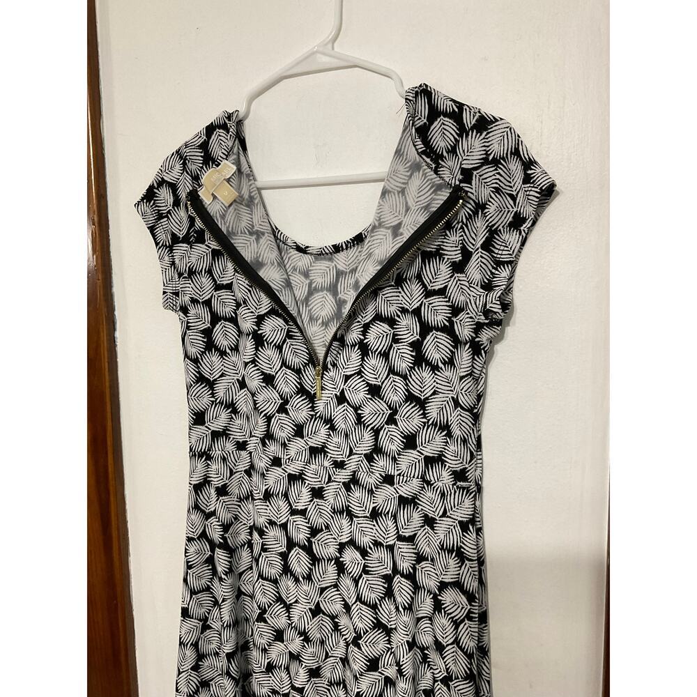 Michael Kors Fit & Flare Mini Dress Size Medium Leaves Short Sleeve Stretch - Picture 3 of 6